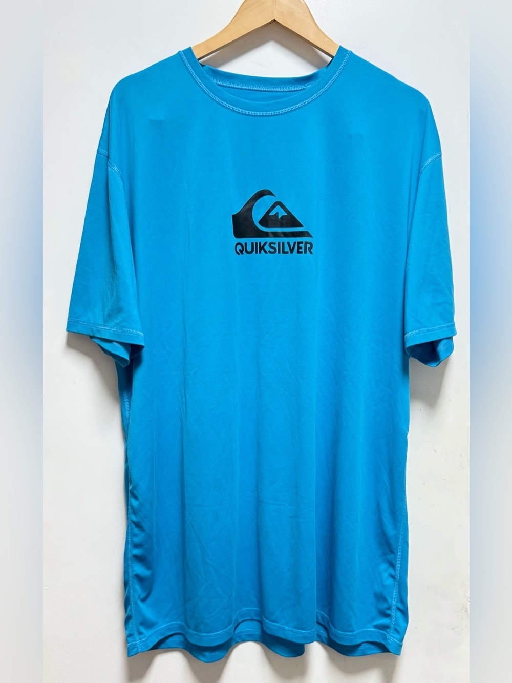 Quiksilver Men’s Turquoise Crew Neck Tee with Black Logo